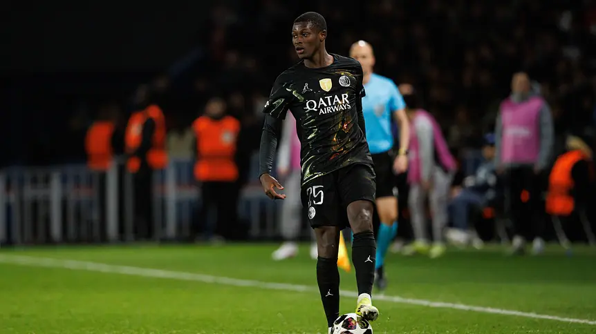 Nuno Mendes z urazem po meczu PSG. Występ z Barceloną pod znakiem zapytania