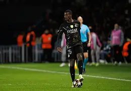 Nuno Mendes z urazem po meczu PSG. Występ z Barceloną pod znakiem zapytania