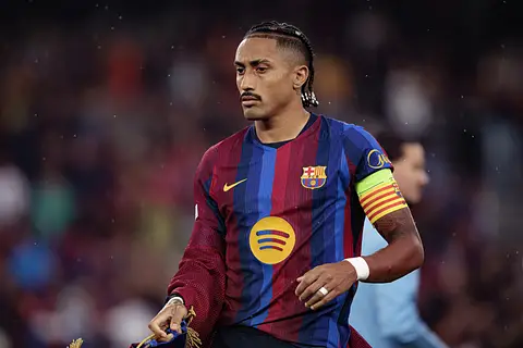 Raphinha i Frenkie de Jong wracają do kadry Barcelony na mecz z Betisem