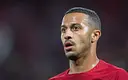 Thiago Alcantara opuszcza sztab Barcelony. Hansi Flick chwali jego pracę
