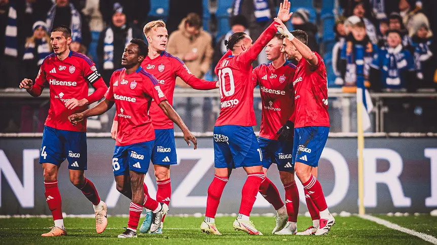 Gol w doliczonym czasie zapewnia Rakowowi wygraną w Gdańsku