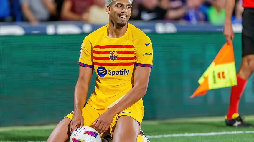 Atlético Madryt zainteresowane Ronaldem Araújo z Barcelony