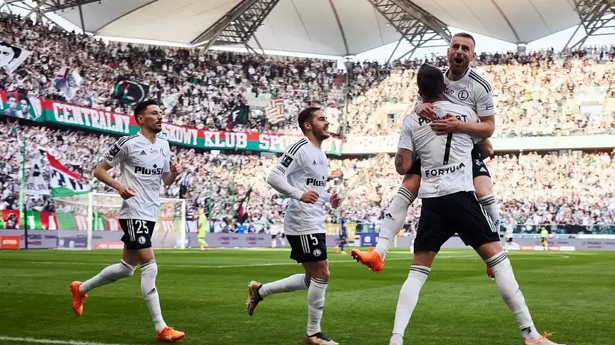 Bez błysku, ale skutecznie: Legia zwycięża w Niecieczy